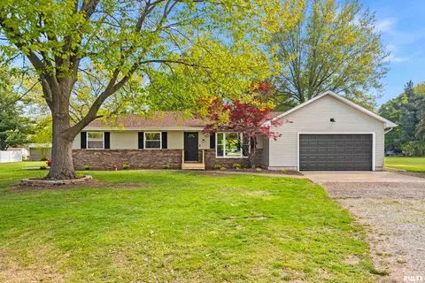 13427 N Dover Ln, Chillicothe, IL 61523