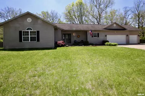 289 Lucille St, East Peoria, IL 61611