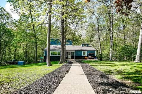 725 W Horseshoe Trl, Edelstein, IL 61526