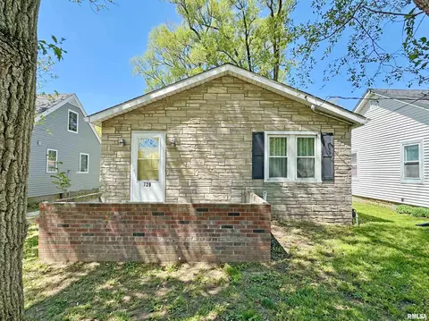 729 N Swords Ave, West Peoria, IL 61604