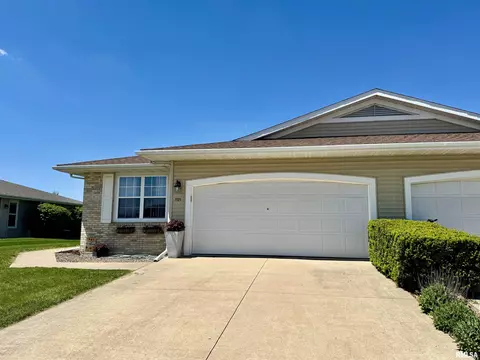1121 Hawthorn Rdg, Macomb, IL 61455