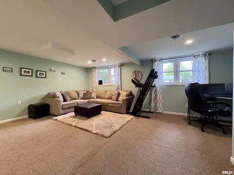 940 Memorial Dr, Macomb, IL 61455 photo 18