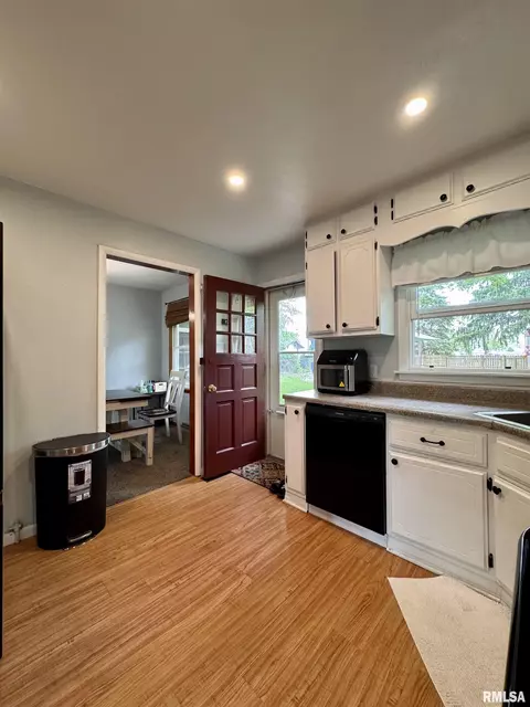 940 Memorial Dr, Macomb, IL 61455 photo 11