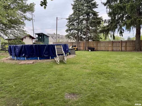 940 Memorial Dr, Macomb, IL 61455 photo 25