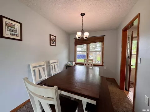 940 Memorial Dr, Macomb, IL 61455 photo 6