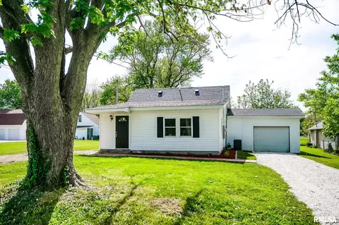 137 Center St, Creve Coeur, IL 61610