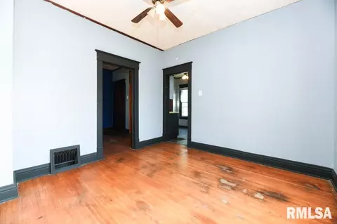437 N Avenue B, Canton, IL 61520 photo 7