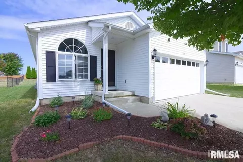 2411 W Jubilee Ln, Dunlap, IL 61525