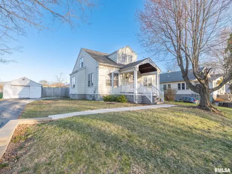 607 Pekin Ave, East Peoria, IL 61611