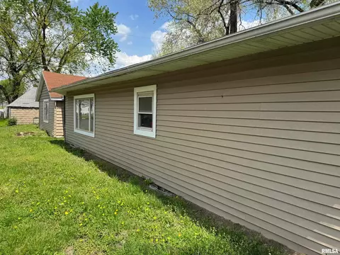 231 Cooper St, Pekin, IL 61554 photo 5