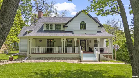 311 S Main St, Washington, IL 61571