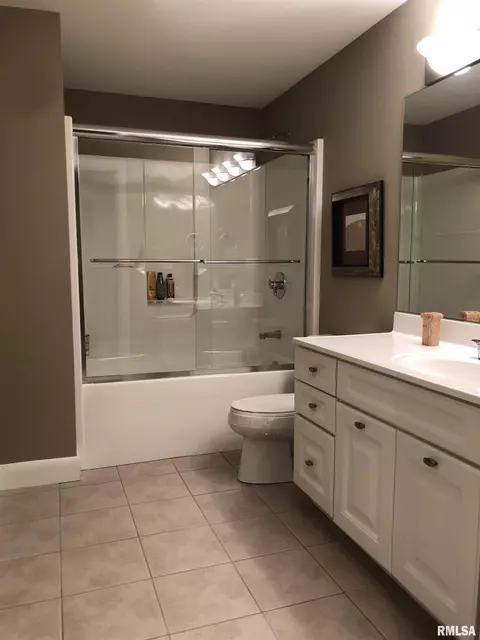 325 Hillcrest Dr, Macomb, IL 61455 photo 40
