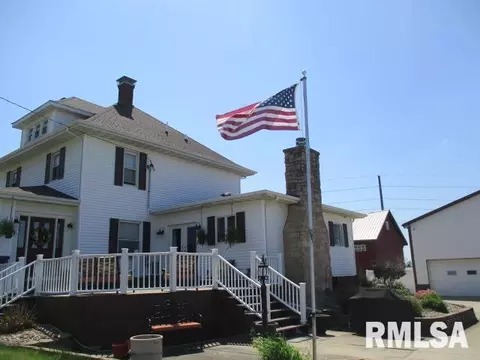 Exterior - 202 S Main St, Roanoke, IL 61561 photo 5 of 15