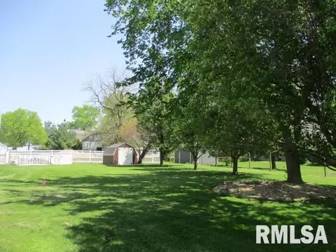 Exterior - 202 S Main St, Roanoke, IL 61561 photo 7 of 15