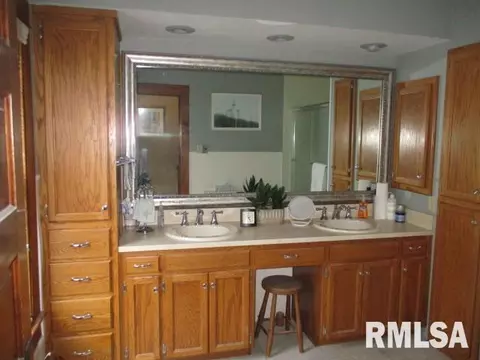 Bath - 202 S Main St, Roanoke, IL 61561 photo 3 of 4