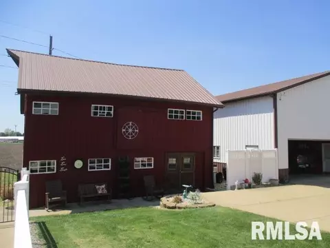 Exterior - 202 S Main St, Roanoke, IL 61561 photo 2 of 15