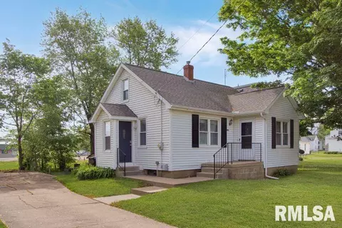 110 S Tremont Ave, Princeville, IL 61559