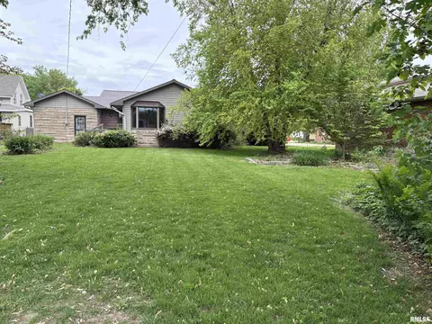 Exterior - 312 E Clay St, Brimfield, IL 61517 photo 12 of 15