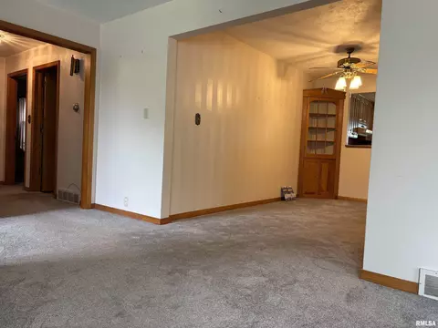 Living - 312 E Clay St, Brimfield, IL 61517 photo 3 of 5