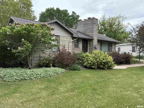Exterior - 312 E Clay St, Brimfield, IL 61517 photo 2 of 15