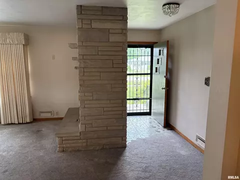 Entry Way - 312 E Clay St, Brimfield, IL 61517 photo 1 of 8