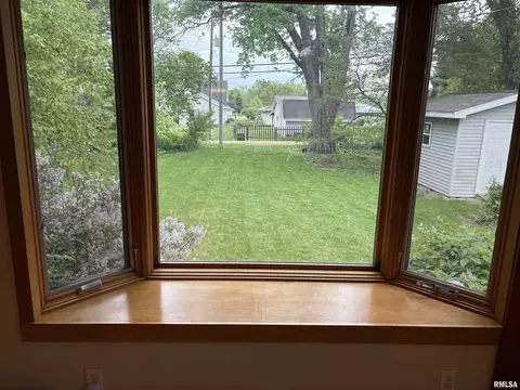 Exterior - 312 E Clay St, Brimfield, IL 61517 photo 3 of 15