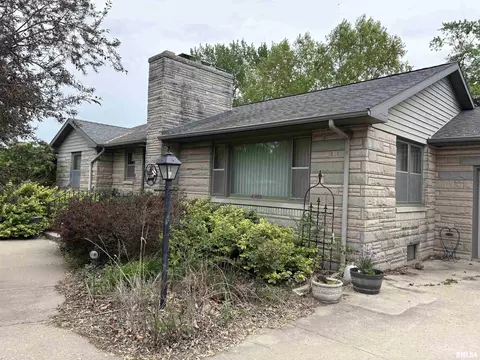 Exterior - 312 E Clay St, Brimfield, IL 61517 photo 6 of 15