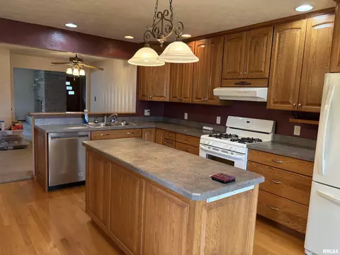 Kitchen - 312 E Clay St, Brimfield, IL 61517 photo 3 of 7