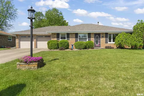 1015 S Mesa Dr, Peoria, IL 61607