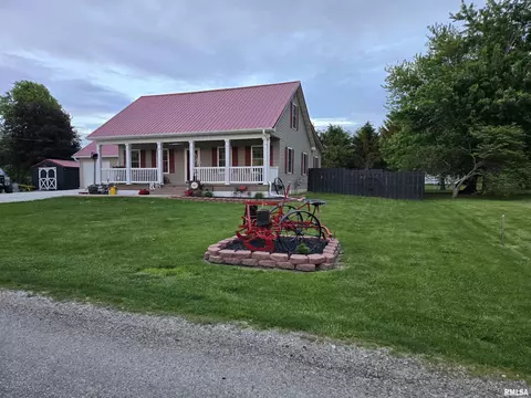 212 Conch Dr, La Harpe, IL 61450