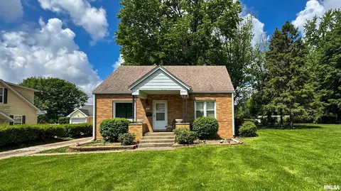 207 N Eisele Dr, Peoria, IL 61604