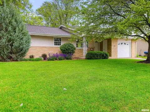 330 N Nebraska Ave, Morton, IL 61550