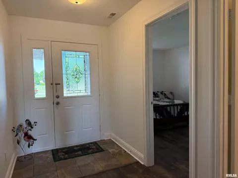 309 Scotch Pine Dr, Macomb, IL 61455 photo 3