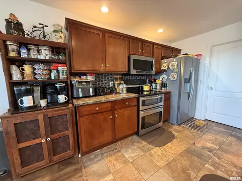 309 Scotch Pine Dr, Macomb, IL 61455 photo 11