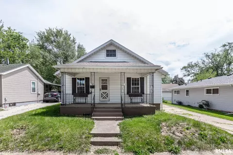 1408 Howard Ct, Pekin, IL 61554