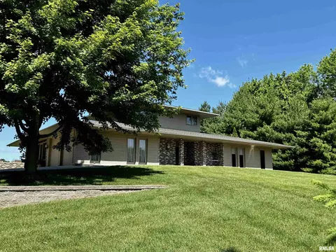 6 Marty Ln, Macomb, IL 61455 photo 2