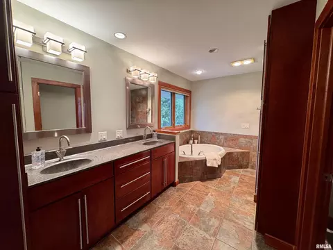 6 Marty Ln, Macomb, IL 61455 photo 28