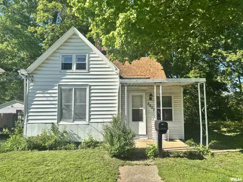 2807 W Marquette St, Peoria, IL 61605