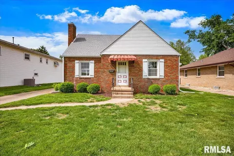 2309 W Manor Pkwy, West Peoria, IL 61604