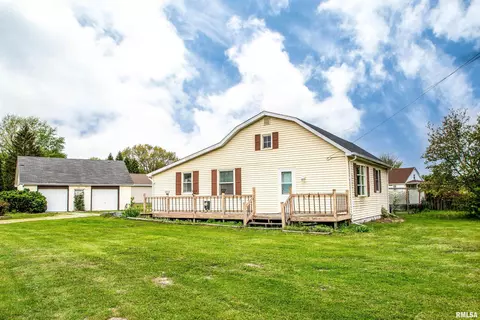 2106 Bloomington Rd, East Peoria, IL 61611