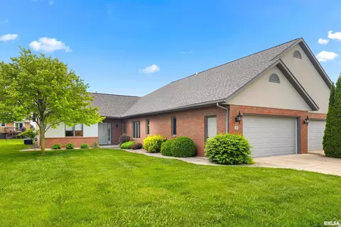 106 Barrington Pl, Morton, IL 61550