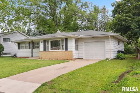 1504 Searle Dr, Normal, IL 61761 photo 2