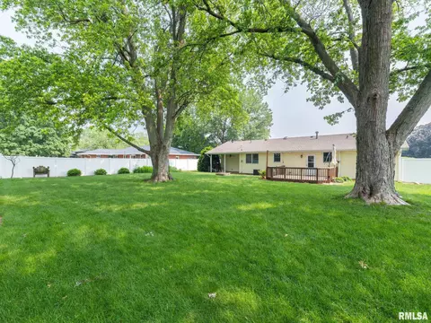 331 E Hazelwood St, Morton, IL 61550 photo 8
