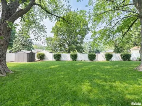 331 E Hazelwood St, Morton, IL 61550 photo 11