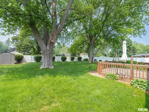 331 E Hazelwood St, Morton, IL 61550 photo 10