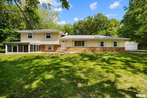 252 Santa Fe Trl, East Peoria, IL 61611