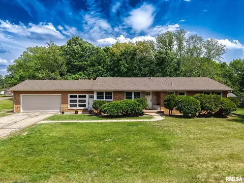 714 Arnold Rd, East Peoria, IL 61611