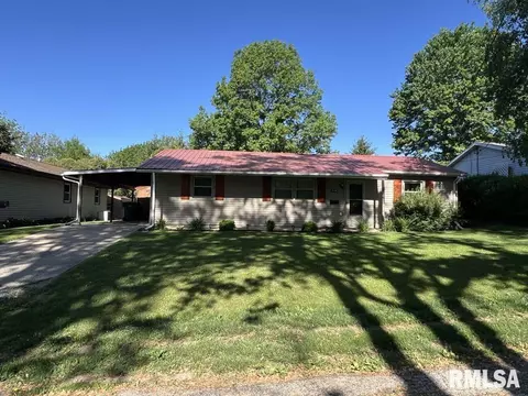 954 S Garfield St, Macomb, IL 61455