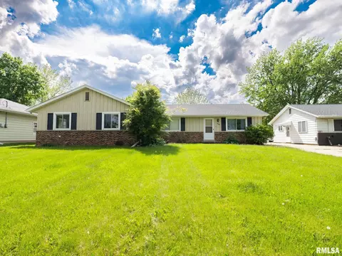 3509 S Dorothy Ct, Bartonville, IL 61607