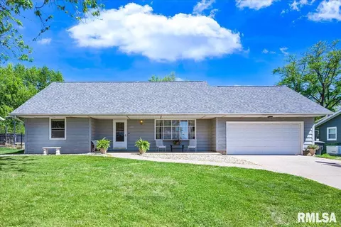 1504 Kern Rd, Washington, IL 61571